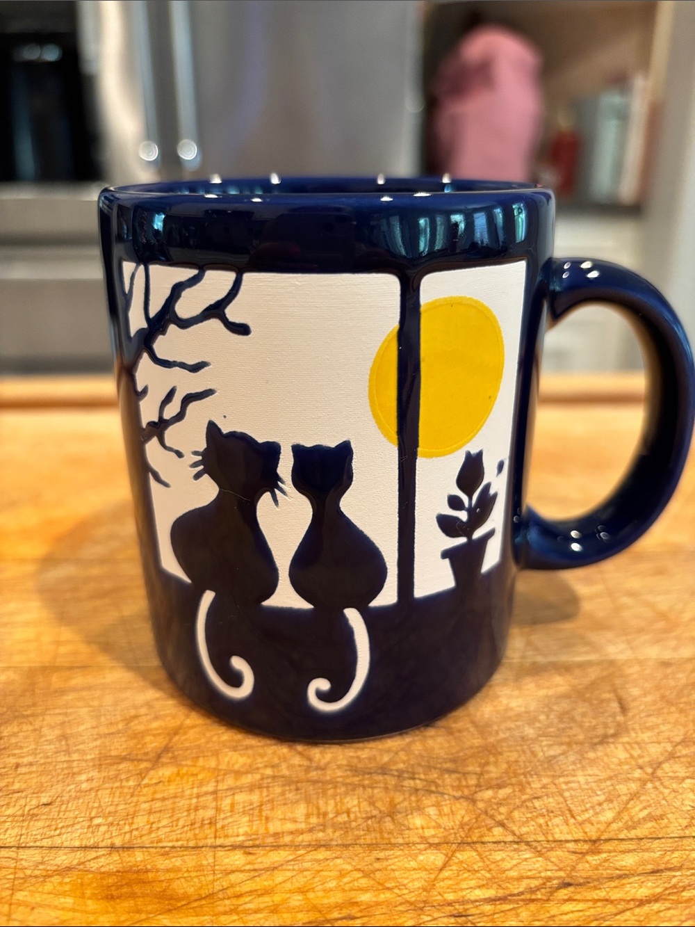 Waechtersbach from Spain Hand Painted 12 oz Mug -Navy Blue Cat sitting in Window
